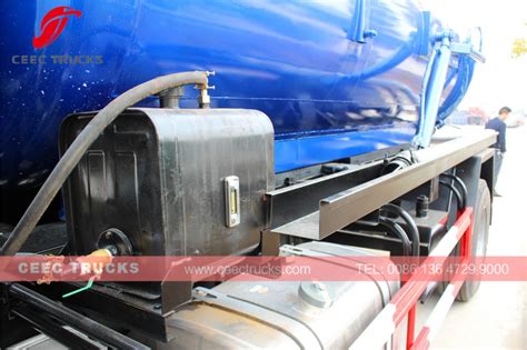 HOT SALE HOWO RHD Model 10 000L Vacuum Sewer Truck Truck Garbage