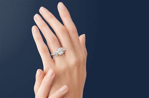 Van Cleef Arpels Introduces Its Exquisite Bridal Collection En