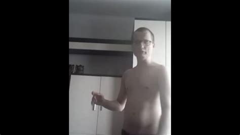 Танцую стриптиз я знаю моя рука меня хочееееет Pornhub Gay