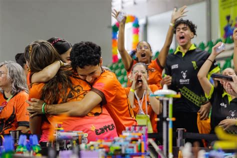 Torneio Nacional da FLLC Times de robótica de SP RJ e DF se