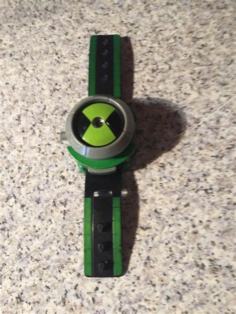 Ben Alien Force Omnitrix Illuminator Projector Toy Watch Bandai