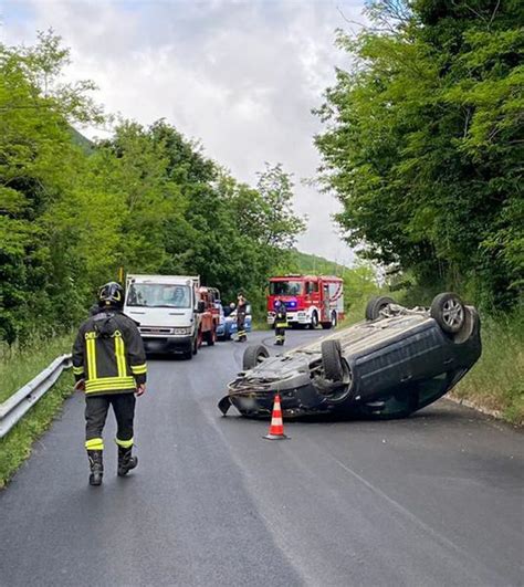 Fabriano Perde Il Controllo Dellauto E Si Ribalta Ferito Enne