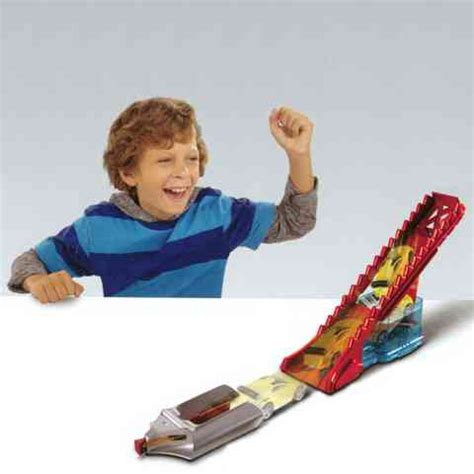 Hot Wheels Splash Dash színváltós kisautók alappálya vásárlás a Játékshopban