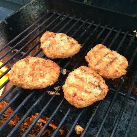 Hawaiian Chicken Burgers With Pineapple Guacamole The Sisters Kitchen