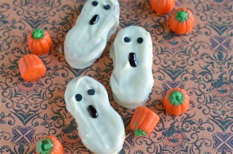 101 Irresistibly Spooky Halloween Treats To Satisfy Your Sweet Tooth