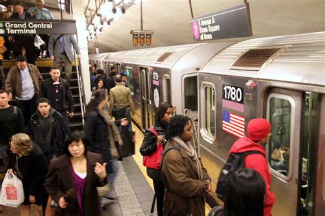 Muere Mexicano En Enfrentamiento En El Metro De Nueva York