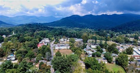 The 25 Best Small Towns in North Carolina to Visit