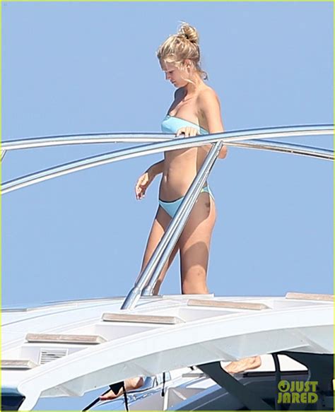 Leonardo Dicaprio Hangs Out Shirtless With Girlfriend Toni Garrn For Relaxing Yacht Afternoon