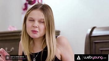 Slutty Babe Passionately Fingers Her BFF XNXX