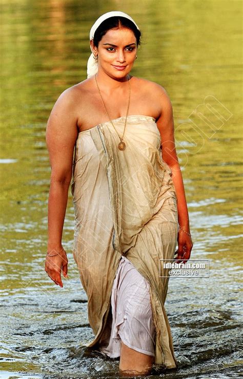 Shweta Menon Rblouselesssaree