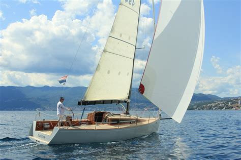 Best Liveaboard Catamaran Under 40 Feet Info