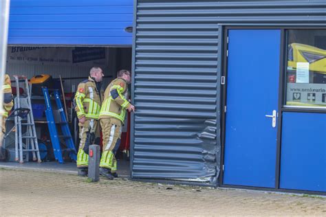 Fotonieuws Auto Ramt Gevel Van Bedrijfspand In Dokkum W Ldnet