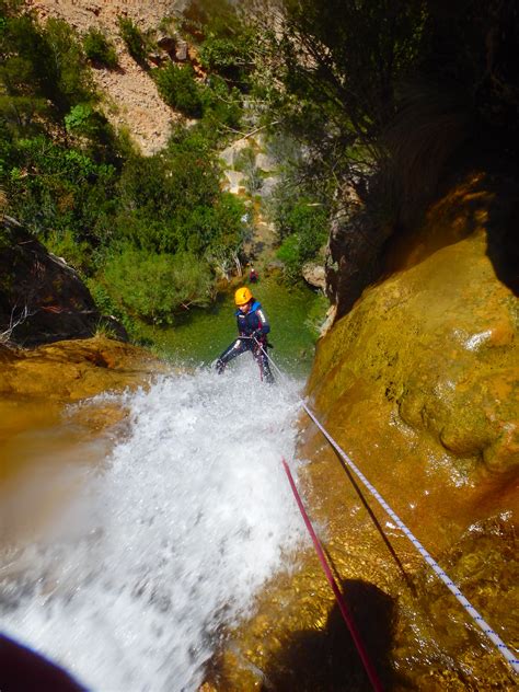 Barranquismo En Barranco Nacimiento Tronkos Y Barrancos