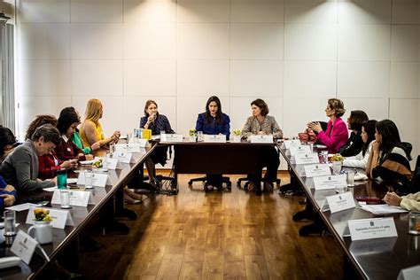 Participação Das Mulheres Na Indústria é Tema Da Terceira Mesa Temática