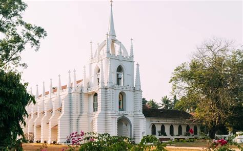 15 Famous Churches in Goa (Explore the Magnificent Heritage)