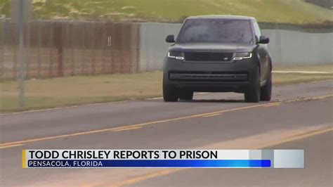 Todd Chrisley Reports To Prison In Pensacola Youtube