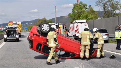 Schwerer Unfall auf A5 Pkw überschlägt sich Autobahn bei Heidelberg