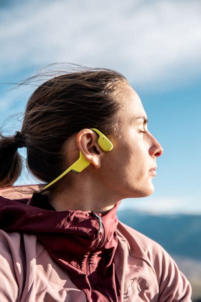 Suunto Introduces Sonic Bone Conduction Headphones TWICE