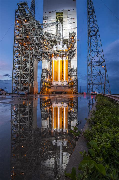 Tower Roll Delta IV Heavy NROL 68 The Mobile Service Towe Flickr