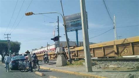 No Pudo Ganarle Al Tren Trailero Se Le Ocurre Pisarle Y Termina