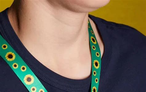 Quem Usa Cordão De Girassol - Cordão de girassol: saiba quais os direitos de quem usa - Curta Mais ...