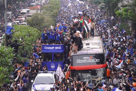 Bobotoh Sambut Persib Juara Liga 1 Foto 1 1997832