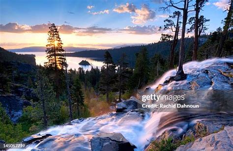 Lake Tahoe Waterfalls Stockfoto S En Beelden Getty Images