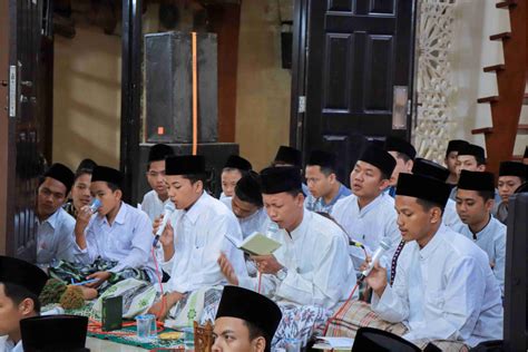 Malam Taaruf Santri Pondok Pesantren Al Anwar Sarang Tahun Ajaran