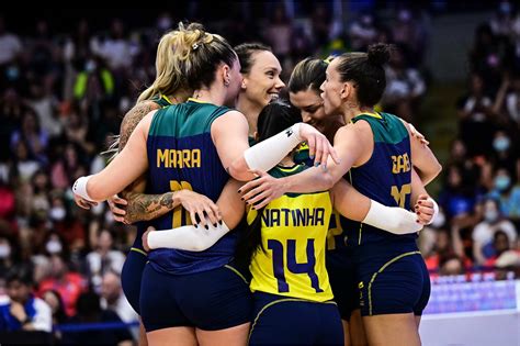 Vôlei seleção feminina faz jogo dramático contra Itália mas vence na