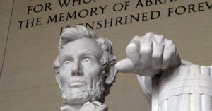 Lincoln Memorial Vandalized with ‘Free Gaza’ Graffiti | Total News