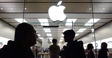 El Departamento De Justicia Demanda A Apple Y Le Acusa De Monopolio En