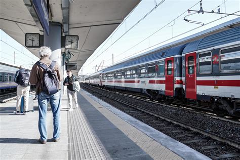 Sciopero Novembre I Treni Non Si Fermano Mezzi Pubblici Salvini