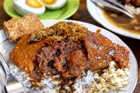 Rekomendasi Warung Rawon Terkenal Di Surabaya Rasanya Enak Mantap