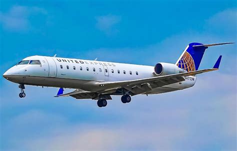 Air Wisconsin Airlines to Upgrade CRJ Fleet with Envoy Data Link System - Aviation, Inflight and ...