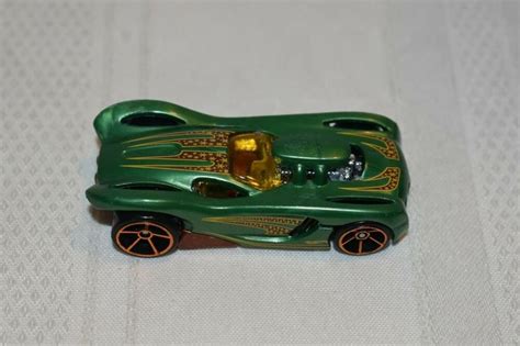 Hot Wheels 2013 Green Car Made In Malaysia Bdy13 Ebay Hot Wheels Green Car Cars Characters