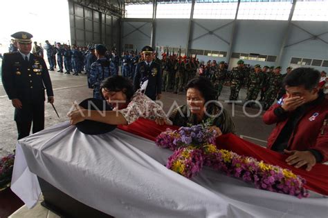 Pemakaman Korban Pesawat Hercules Tni Au Antara Foto