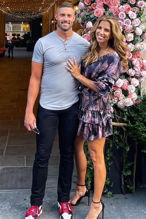 Matt Buschmanns Wife Sara Walsh Has Aaron Judge Jokes