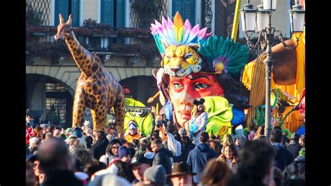 Carnevale Padova I Carri Allegorici In Prato Della Valle Youtube