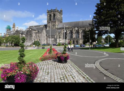 Paisley Abbey, Renfrewshire, Scotland, UK Stock Photo - Alamy