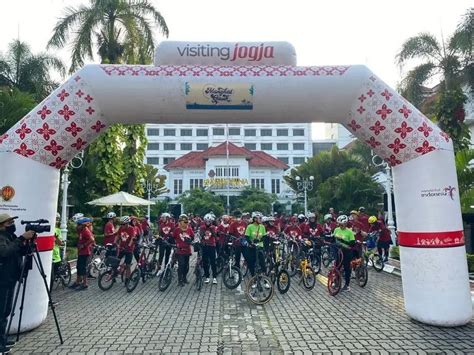 mangkat gasik bersama masyarakat olah raga karo reresik situs resmi