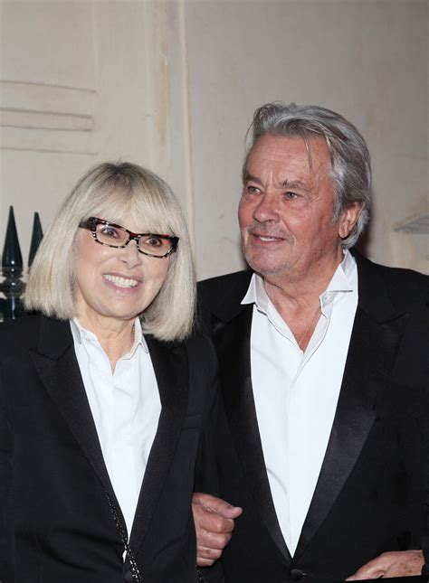 Photo Alain Delon Et Mireille Darc Le Mai Cannes France