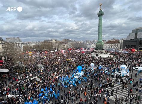 Agence France Presse On Twitter Environ 800 000 Personnes Manifestent