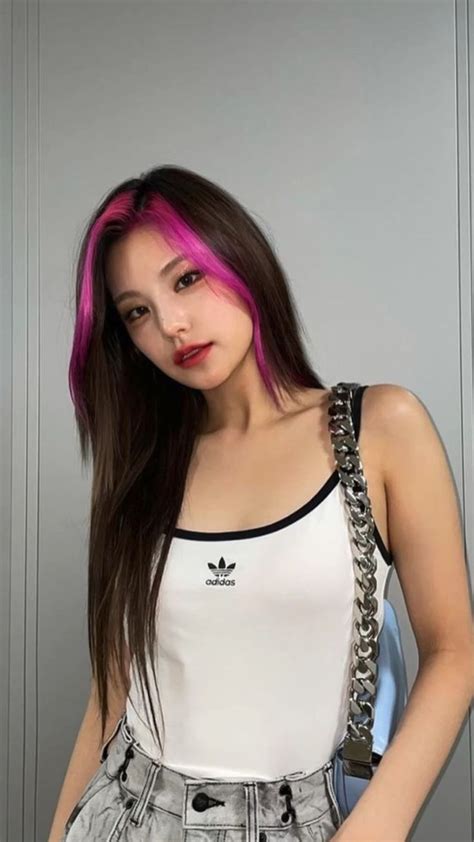 Itzy Yeri Hair Styles Purple Hair Hair Color