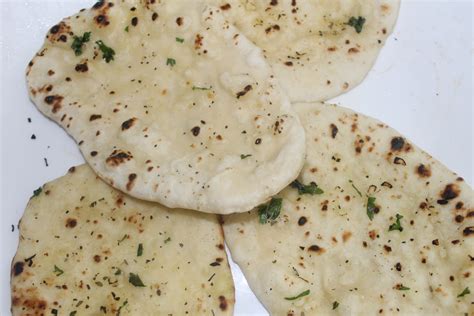 Garlic Naan Recipe How To Make Naan On Tawa Mummy Recipes