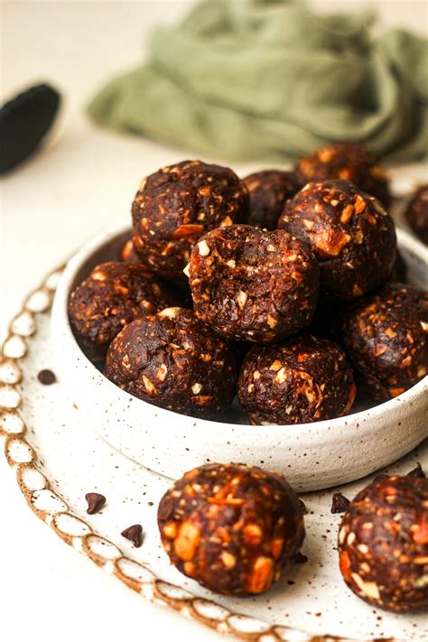 Chocolate Bliss Balls With Peanut Butter Suebee Homemaker