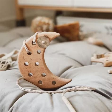 Montessori Wooden Stringing Lacing Threading Bead Classic Animals Baby