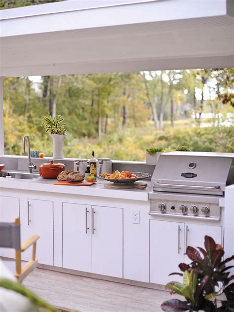 15 Outdoor Grill Ideas for Your Summer Entertaining Spot