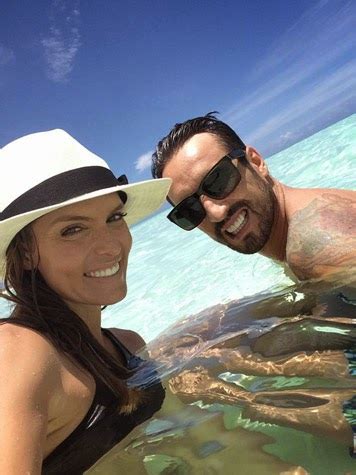 Diana Chaves De Bikini Na Praia Boas Pt Celebridades E Famosas