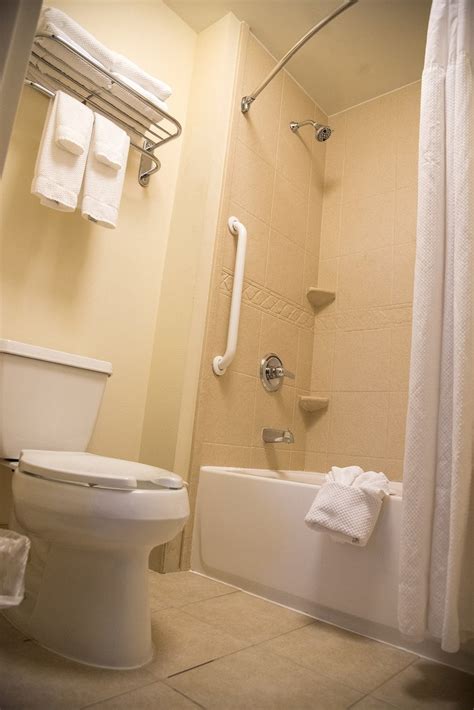 Best Fort Wayne Hotels With Jacuzzi In Room