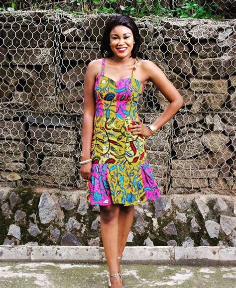 Pin By Ndeye Konate On Women S Fashion Ankara Dresses African Dress